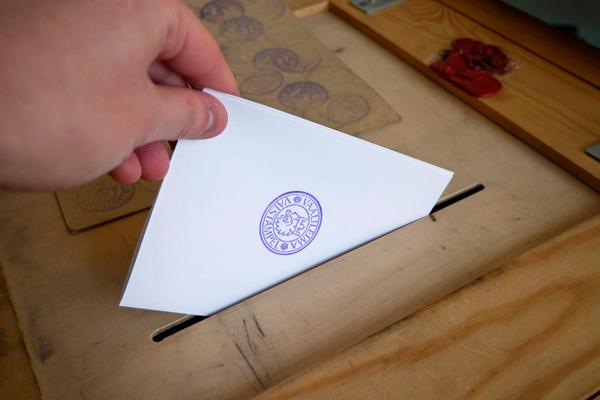 Election voting 20190414