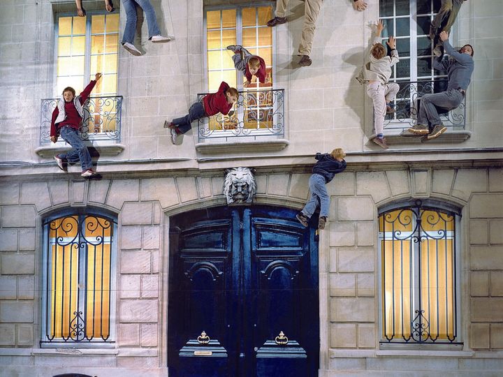 LE_Bâtiment_02_2004_Photo courtesy of Leandro Erlich Studio