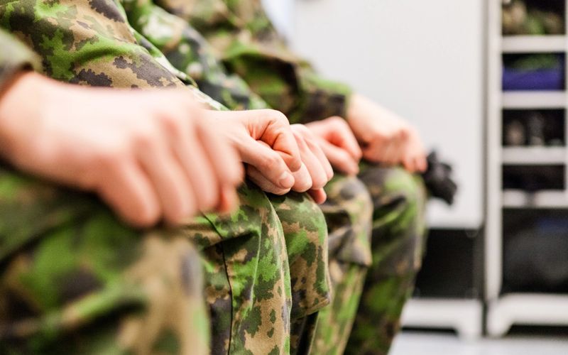 Puolustusvoimat lähettää 900 000 kirjettä reserviläisilleen