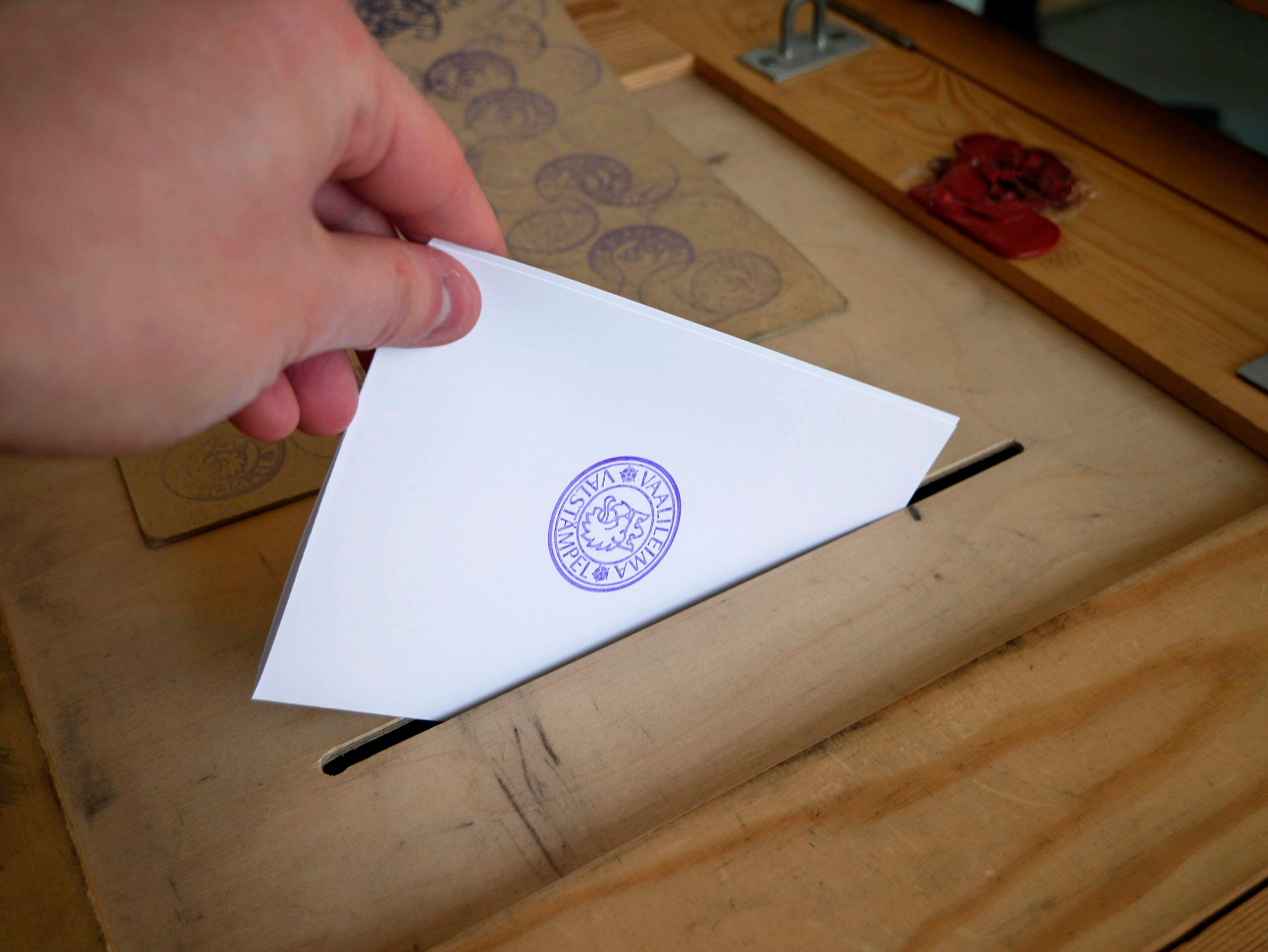 Election voting 20190414