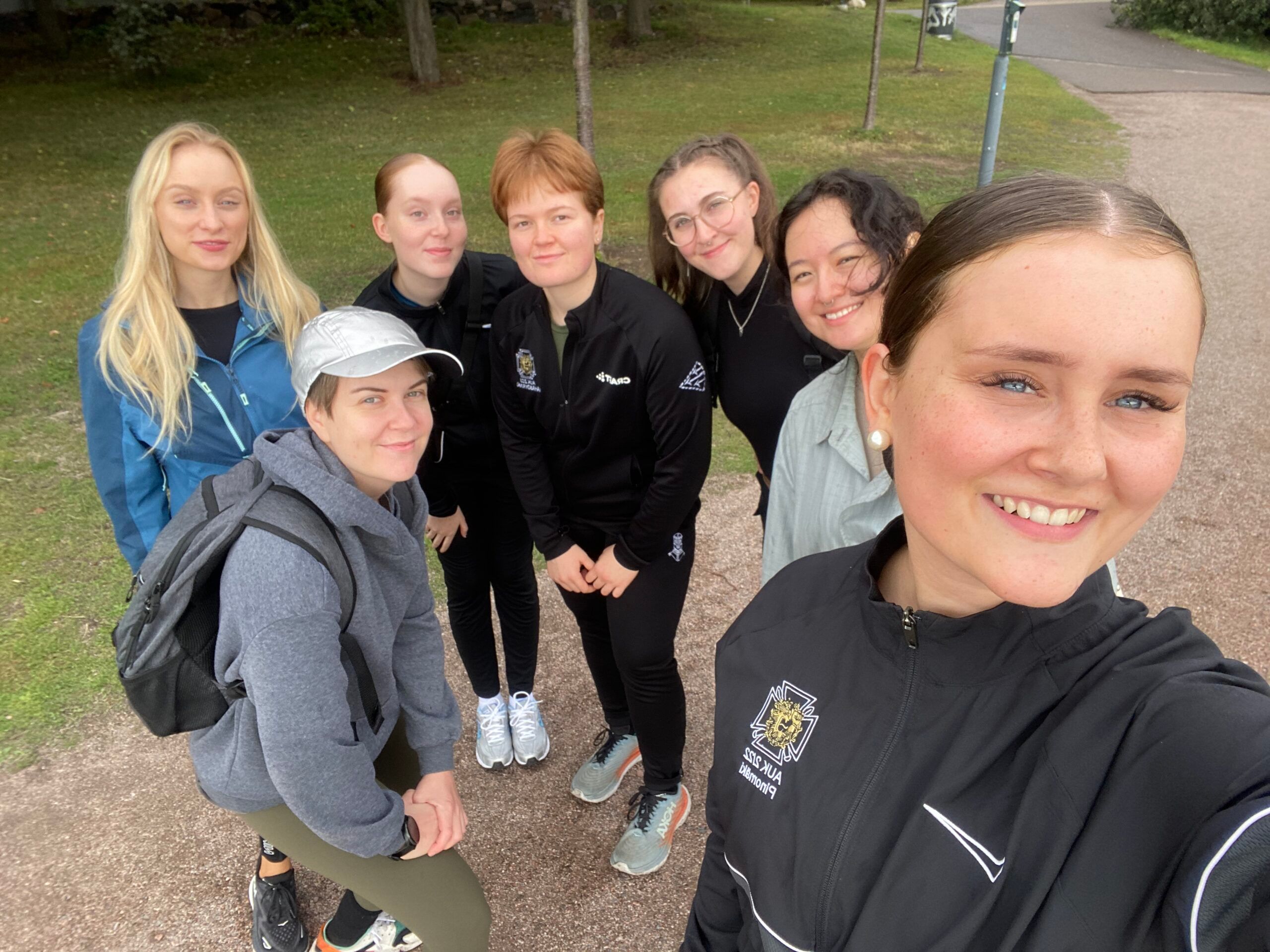 Naisten lenkeille on osallistunut jo useita henkilöitä